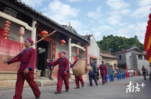一起来看表演、享美食，体验茶山农民丰收节——一场视觉与味觉的丰收盛宴