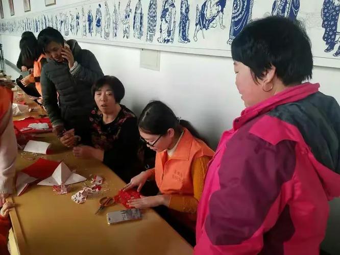 指尖生花，纸上春意——荣成市剪纸协会在博物馆精彩献艺